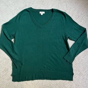 Macy’s Style & Co. hunter green v neck sweater size large